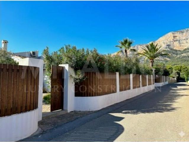 VILLA COLINE Totalmente reformada con vivienda independiente para invitados