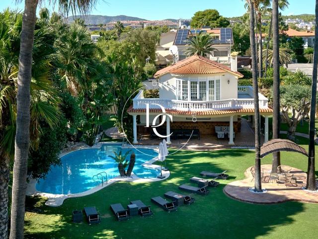 Villa Cozumel es una preciosa mansión icónica de estilo y pr. 768m² Sitges