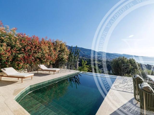 Villa clé en main de 5 chambres à seulement 10 minutes de Monaco avec vues panoramiques sur la mer, piscine et SPA