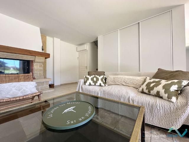 Villa climatisée pour 10 personnes avec piscine privée, vue sur les collines et la mer, sur le domaine de Valc