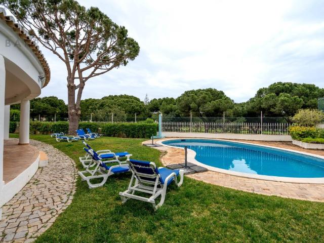 Villa Cuco T5 com Piscina Privada, Vista Mar e Golfe em Vila. 0m² Quarteira