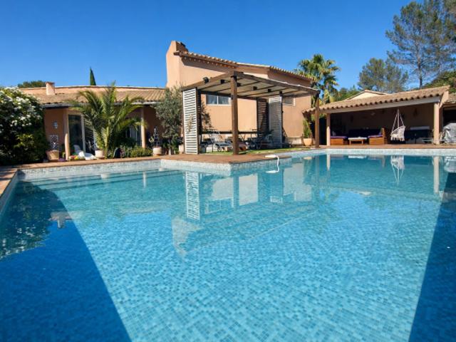 VILLA D ARCHITECTE 6 PIECES TRANS EN PROVENCE