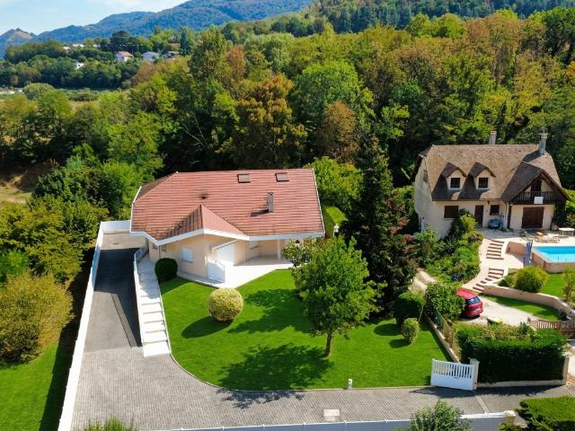 Villa d’architecte à vendre à Eybens – Vue Vercors, 172 m², terrain 1 163 m²