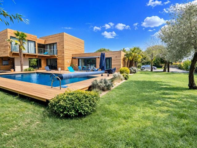 Villa d’architecte avec piscine aux portes de la presqu’île du Cap Ferret