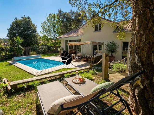 Villa d’architecte en lisière de forêt calme absolu, sans vis à vis, à quelques minutes de l’océan
