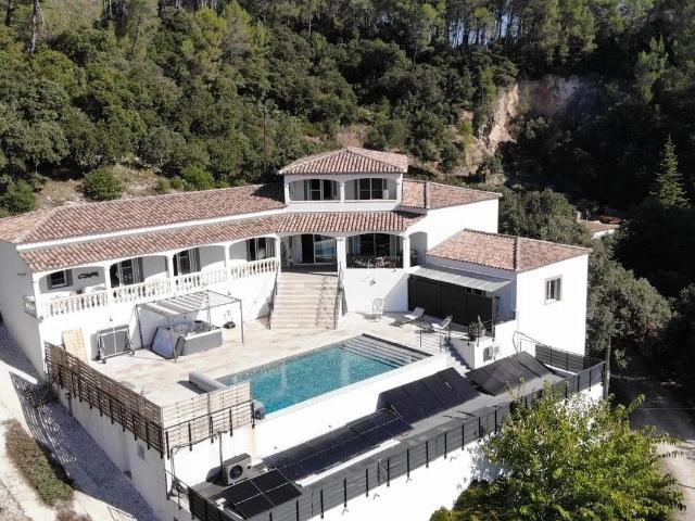 ✨ Villa d’Exception – Vue sublime, calme absolu & revenus locati