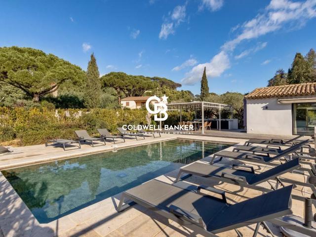 Villa d’exception à Gigaro, Élégance contemporaine à deux pas de