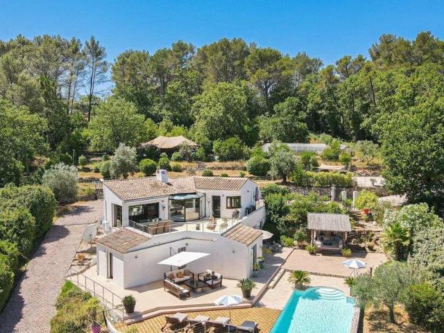 Villa d’exception à Tourrettes avec vue spectaculaire 205m² Tourrettes