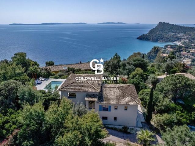 Villa d’Exception avec Vue Mer Panoramique et Fort Potentiel Locatif