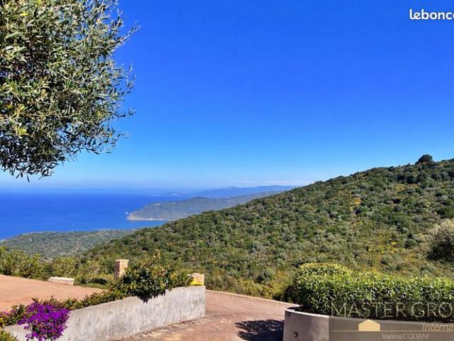 Villa d’exception avec vue panoramique mer