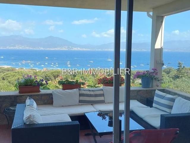 Villa d’Exception avec Vue Panoramique sur le Golfe d’Ajaccio