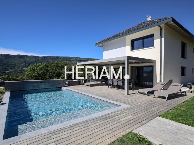 VILLA d’exception avec vue panoramique sur les montagnes Entre Genève et Annecy