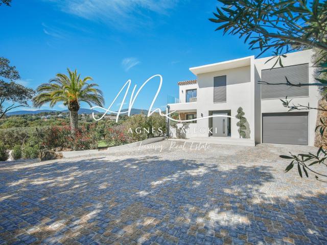 Villa D Exception Renovation Tres Haut De Gamme Sur La X Val. 256m² La Croix Valmer
