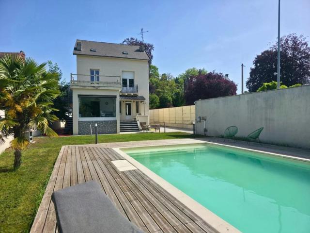 Maison de caractère individuelle avec piscine Caudry centre