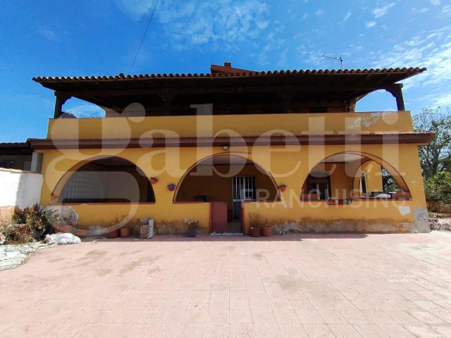 Villa da ristrutturare a Siracusa
