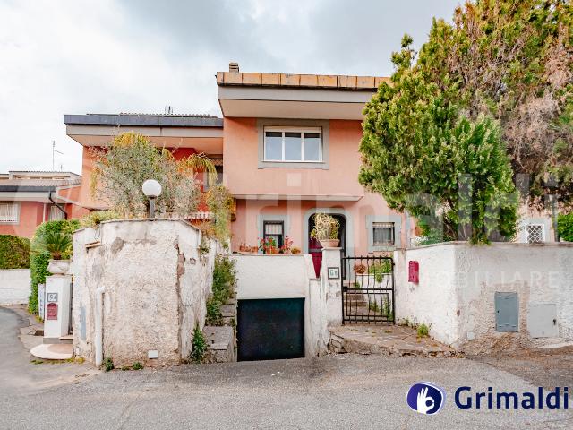 Villa da ristrutturare a Roma