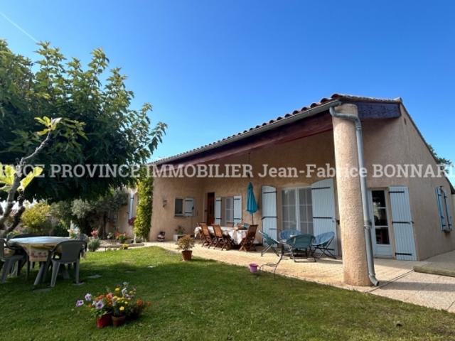 Villa dans charmant quartier résidentiel avec piscine