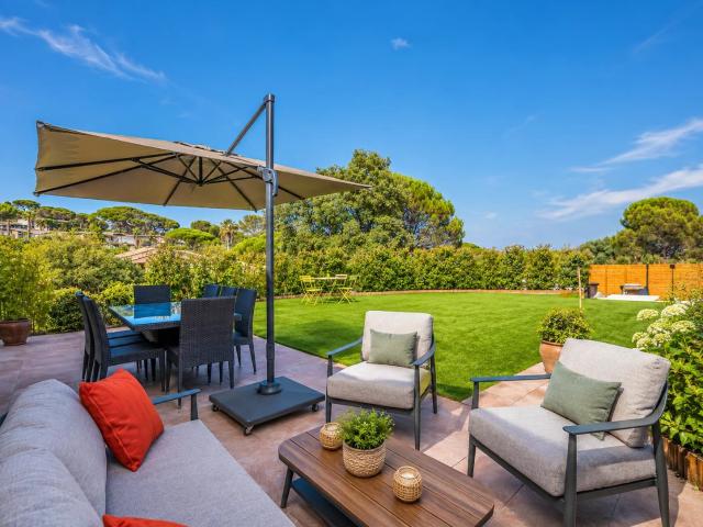 Villa dans domaine privé, à pied du centre ville et de la plage