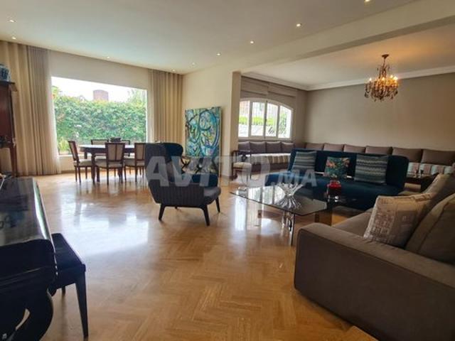 Villa dans résidence fermée BD Abdelhadi Boutaleb