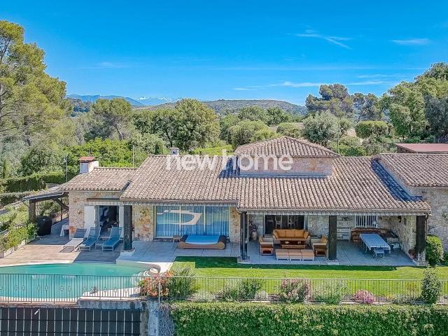 Villa dans un domaine prestigieux avec vue panoramique