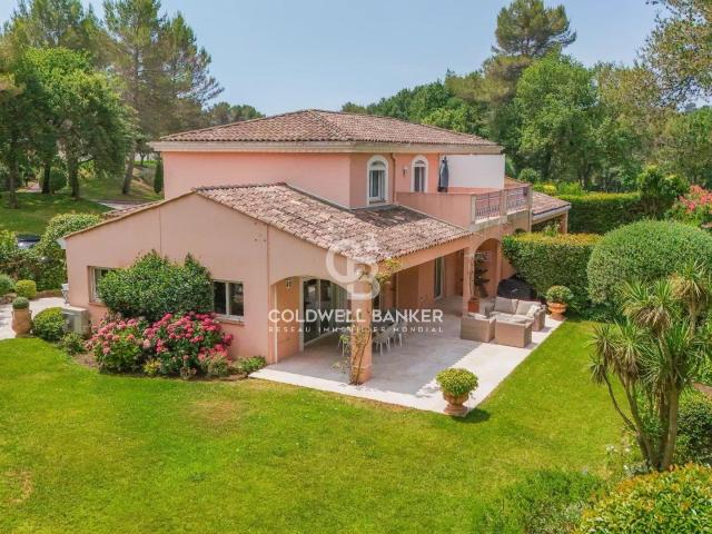 Villa Dans Un Domaine Privé Avec Vue Sur Golf 125m² Mougins