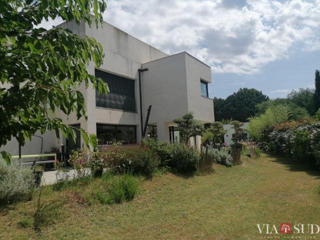 Villa d'Architecte Moderne et lumineuse avec piscine, gara. 260m² Béziers