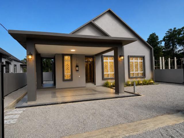 VILLA DAIZY 4 BILIK BELAKANG PEJ TANAH MACHANG Peniaga Kjaan