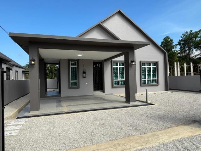 VILLA DAIZY 4 BILIK BELAKANG PEJ TANAH MACHANG Peniaga Kjaan