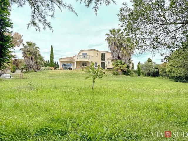Villa d'architecte 180 m² entre vignes et oliviers — Écrin arboré de 4 100 m² aux portes de Béziers