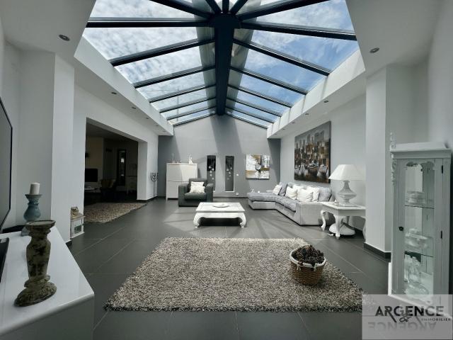 Villa D'architecte 254 M2 254m² Saint Georges d'Orques
