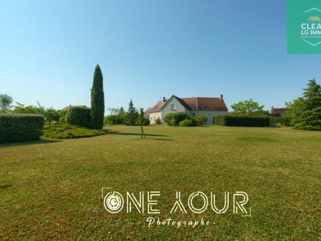 Villa d'architecte 300m2 à Champlay avec grand terrain