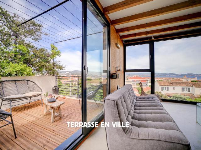 Villa D'architecte T5 150M2 Vue Mer Centre Ville A Pie. 150m² La Ciotat