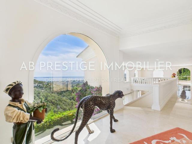 VILLA D'ARCHITECTE VUE MER CALME PISCINE SÉCURISÉE