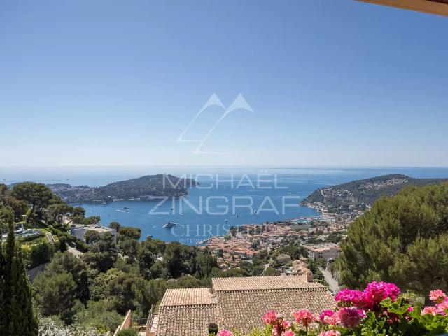 Villa d'architecte au coeur d'un domaine privé VILLEFRANCHE SUR MER