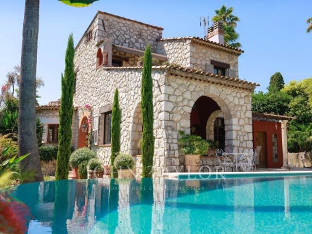 Villa d'architecte aux portes du Cros de Cagnes