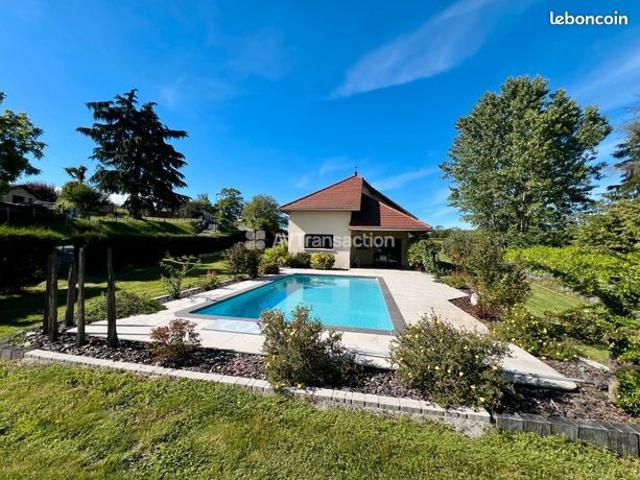 Villa d'architecte avec piscine