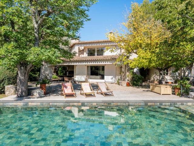 Villa d'architecte avec piscine balinaise à 1 km de la mer