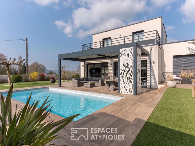 Villa d'architecte avec piscine et vue sur l'Ardèche