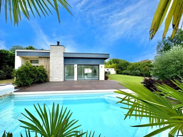 Villa d'Architecte avec piscine LE VESINET SUD