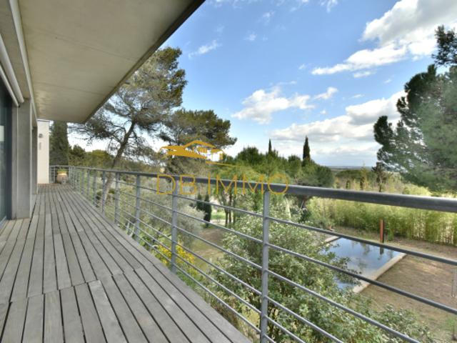 Villa d'architecte avec vue exceptionnelle sur le Palais des