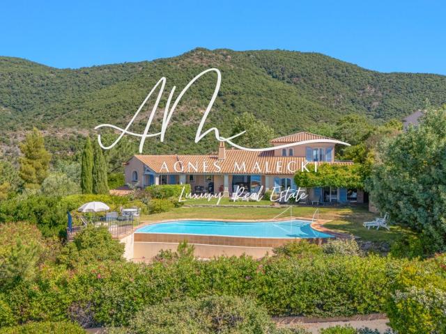 Villa d'architecte avec vue Mer & iles 185m² Rayol Canadel sur Mer