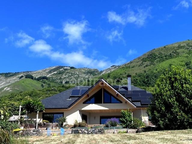 Villa d'architecte avec vue panoramique et terrain construct. 160m² Argelès Gazost