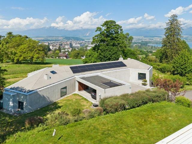 Villa d'architecte contemporaine au coeur d'un environnement privilégié