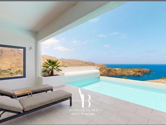 Villa d'architecte contemporaine avec piscine – Vue panoramique exceptionnelle sur la Méditerranée