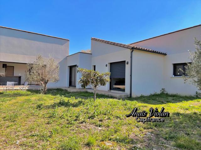 Villa d'architecte de type 4 avec vue imprenable sur le Pic Saint Loup proche de SAINT MATHIEU DE TREVIERS 34