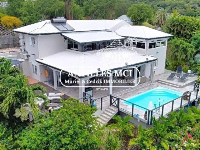 Villa d'architecte de prestige avec vue mer