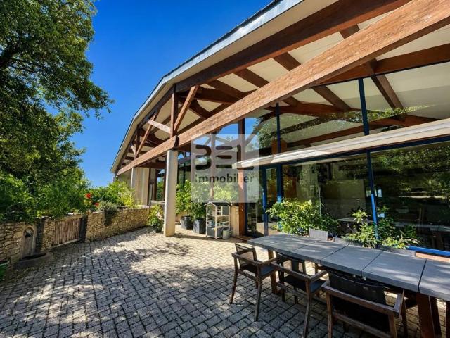 VILLA D'ARCHITECTE D'EXCEPTION AVEC PISCINE ET STUDIO INDEPENDANT AU COEUR DE LA GARRIGUE