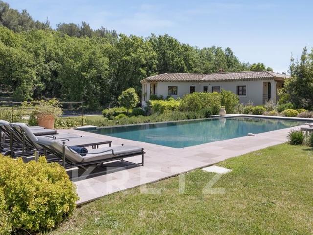 Villa d'architecte d'exception Calme absolu, vue montagnes. 390m² Châteauneuf Grasse