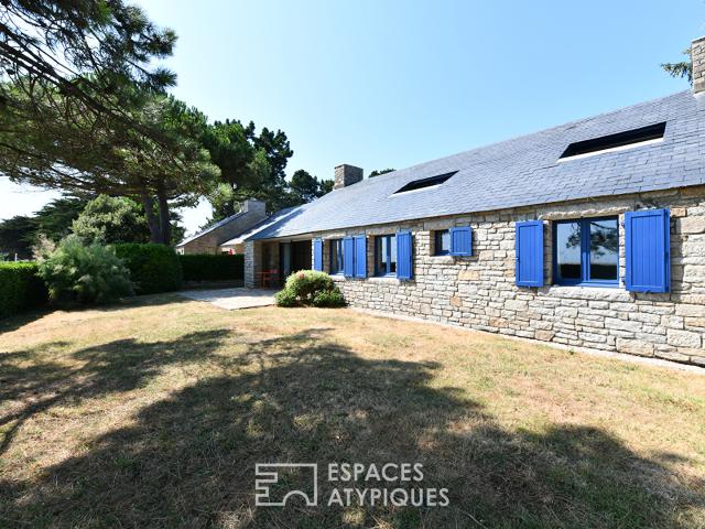 Villa d'architecte face à la mer et accès direct à la plage
