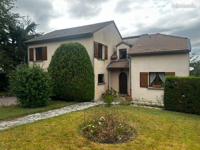 Villa d'architecte indépendante à cusset dans quartier residentiel